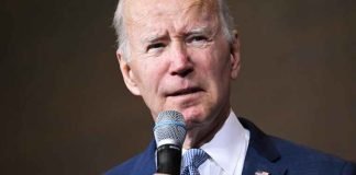 Biden intenta calmar los precios de la gasolina a un mes de las legislativas