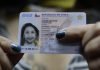 Entregan primer carnet de identidad no binario en Chile