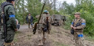 Ucrania acusa a tropas rusas de acribillar a 20 civiles