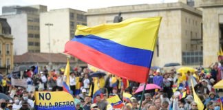 Colombia: Miles protestaron contra medidas de Petro