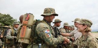 La jefa del Comando Sur visitó el Darién para abordar crisis migratoria