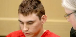 Familiares de víctimas de Parkland: ‘Deseo que te quemes en el infierno’