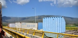 El 1 de enero se reestablecerá paso vehicular con Colombia