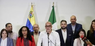 Delegación del régimen llegó a México para reanudar el ‘diálogo’ hoy sábado