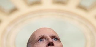 Rick Scott advierte que licencia a Chevron “empodera a Maduro”