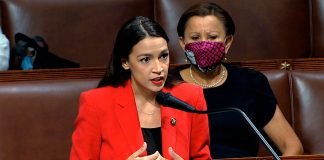 Alexandria Ocasio-Cortez denuncia que a Twitter le va mal tras la compra de Elon Musk