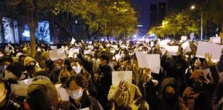 Protestas en china: piden fin del comunismo, DDHH, democracia y libertad