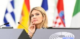 Parlamento europeo destituyó a vicepresidenta Eva Kaili por su imputación de corrupción en el “QatarGate”