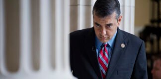 Arrestan al excongresista estadounidense David Rivera por cargos relacionados con negocios con el régimen de Maduro