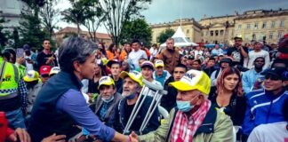 Petro invitó a habitantes de calle a cenar y no asistió