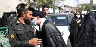 Cercado por las protestas, el régimen de Irán disolvió la policía de la moral