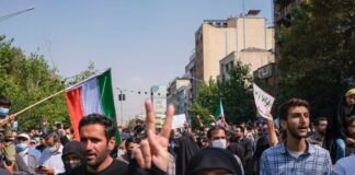 Llamadas a protestar en Irán tras confuso anuncio sobre Policía de la Moral