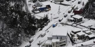 Japón sufre por las nevadas que dejan 18 fallecidos