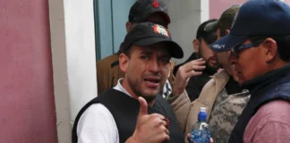 Policía de Bolivia detiene al gobernador opositor Luis Fernando Camacho