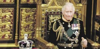 El Palacio de Bukingham adaptará el tamaño de la corona para Carlos III