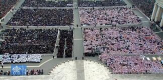 Cerca de 50.000 personas asistieron al funeral de Benedicto XVI