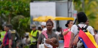ONU-OIM promueve en Necoclí polémico kit para niñas y mujeres migrantes ante probables violaciones en el Darién