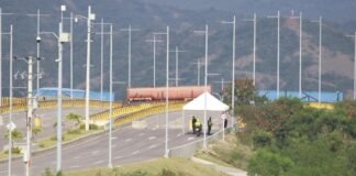Colombia y Venezuela reabren puente fronterizo Tienditas