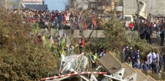 Hallan las cajas negras del avión siniestrado en Nepal