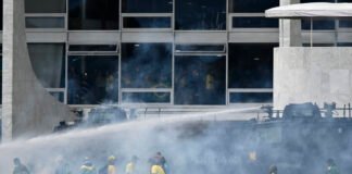 Brasil: la policía militar recuperó el control de las instituciones y suben a 300 los bolsonaristas detenidos