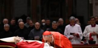 Abre la capilla ardiente de Benedicto XVI