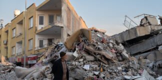El número de muertos por los terremotos en Turquía supera ya 44.000