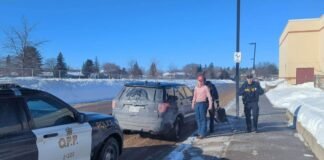 Canadá: Expulsado y detenido menor que afirmó en clases que «sólo existen dos generos»