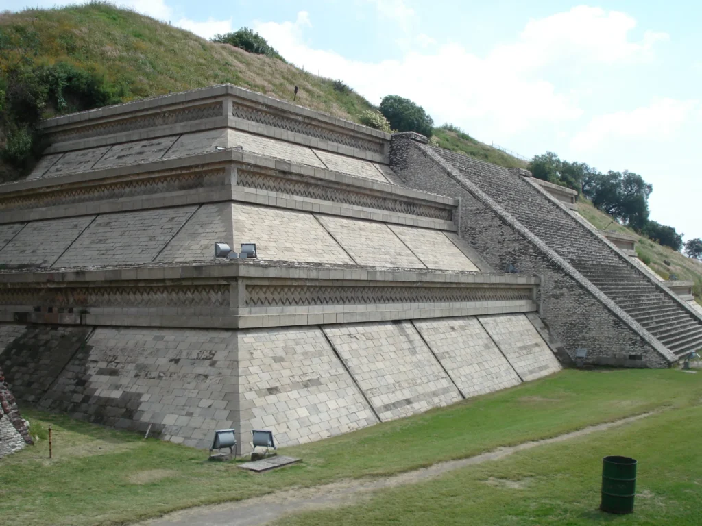 Hallan nacimiento de agua sagrada en la Gran Pirámide de Cholula de México - thefreedompost.net