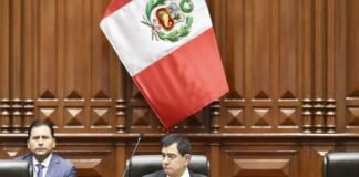 Congreso de Perú debatirá un adelanto electoral con consulta de constituyente