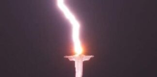 El Cristo Redentor en Brasil fue alcanzado por un rayo
