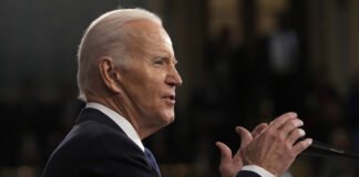 Biden se desentiende de responsabilidad y culpa a empleados por documentos clasificados