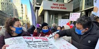 Inmigrantes pidieron a gobernadora de Nueva York «que les demuestre su amor»