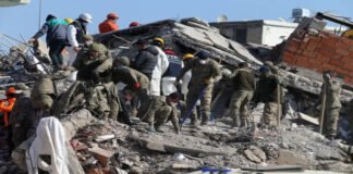 Los muertos en Turquía por los terremotos ascienden a casi 21.000