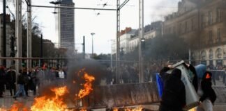 Francia: Disturbios provocan 149 agentes heridos y 172 detenciones