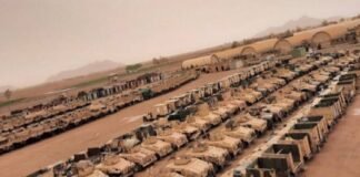 Talibanes presumen material militar dejado por los norteamericanos al dejar Afganistán