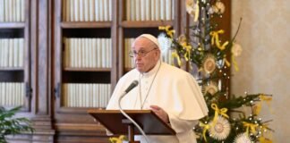 El papa Francisco dice que la ideología de género pone en peligro la civilización