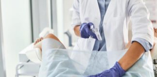 Médico descubrió durante el parto que una mujer era infiel