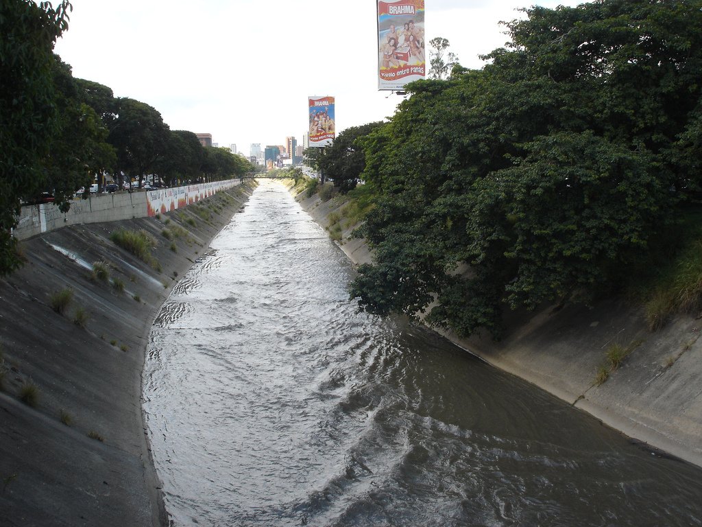 Recuperan cadáver en descomposición en el río Guaire - thefreedompost.net