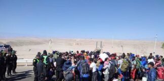 Perú bloquea la entrada a migrantes, en su mayoría venezolanos