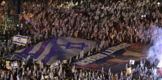 Continúan protestas en Israel pese a ataques armados de enemigos externos