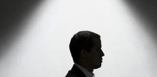Semana: Gobierno Petro envía en un avión a Guaidó a Estados Unidos; su familia está en riesgo en Caracas
