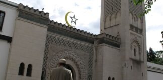 Los musulmanes practicantes superan por primera vez a los católicos en Francia