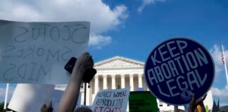 Juez revoca la aprobación de píldora abortiva en EEUU