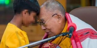Dalai Lama se disculpa después de un video en que le pide a un niño que le «chupe» la lengua