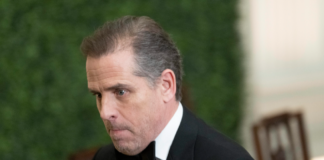 El exdirector de la CIA admite que descartó la historia de Hunter Biden para evitar que Trump ganara las elecciones