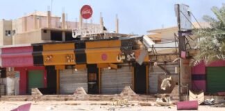 Continúan combates en Jartum a un mes de iniciado el conflicto