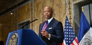 Alcalde de Nueva York advierte que recursos son insuficientes para atender a inmigrantes