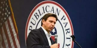 DeSantis firma proyecto de ley que elimina estudios de diversidad racial en universidades