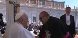 El Papa Francisco recibió chocolate venezolano de obsequio