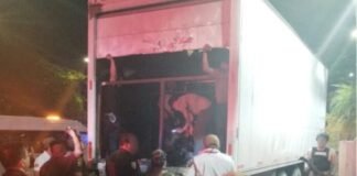 Interceptan a 174 migrantes que viajaban hacinados en camión en sur de México